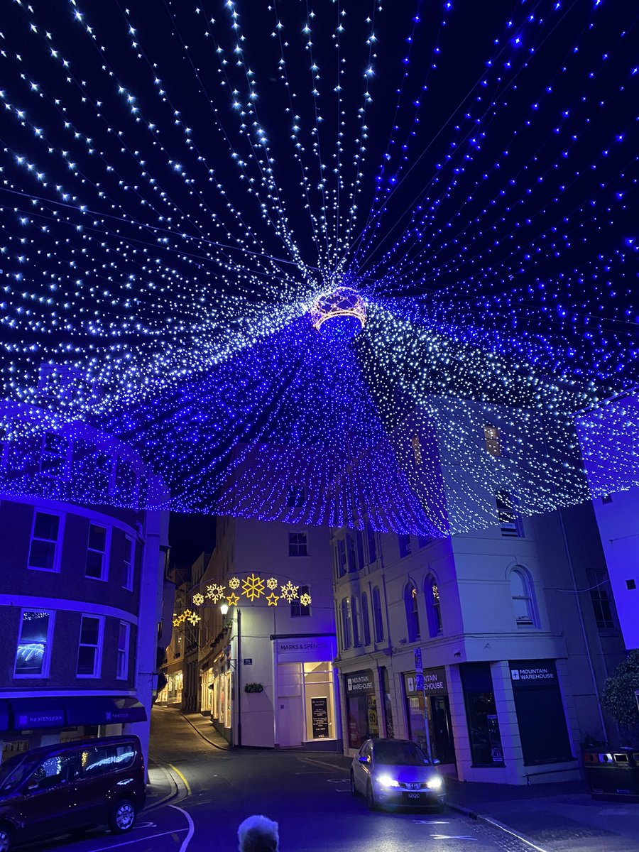 And the joy of emerging under the <a href="/StPeterPortPari/">St Peter Port Parish</a> #ChristmasLights