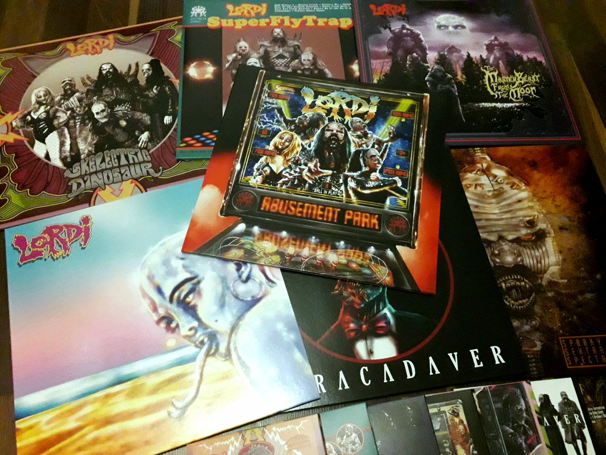 LordifaniMarkus's tweet photo. Christmas came early. #lordi #lordiversity https://t.co/nzNNYXioHZ