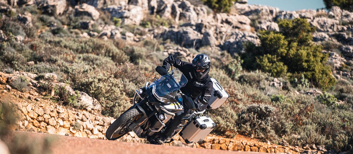 cfmotouk's tweet photo. C⭐O⭐U⭐N⚡⭐T⭐D⭐O⭐W⭐N to @motorcyclelive ! We're showing you a bike-a-day that'll be at the show - Day 7: The 800MT - ready for the UK in 2022!

Come to Hall 2 to L👀K 

#CFMOTO #800mt #motorcycle #motorcycles #motorcyclelive #adventuremotorcycle https://t.co/G10oZaQ1UU