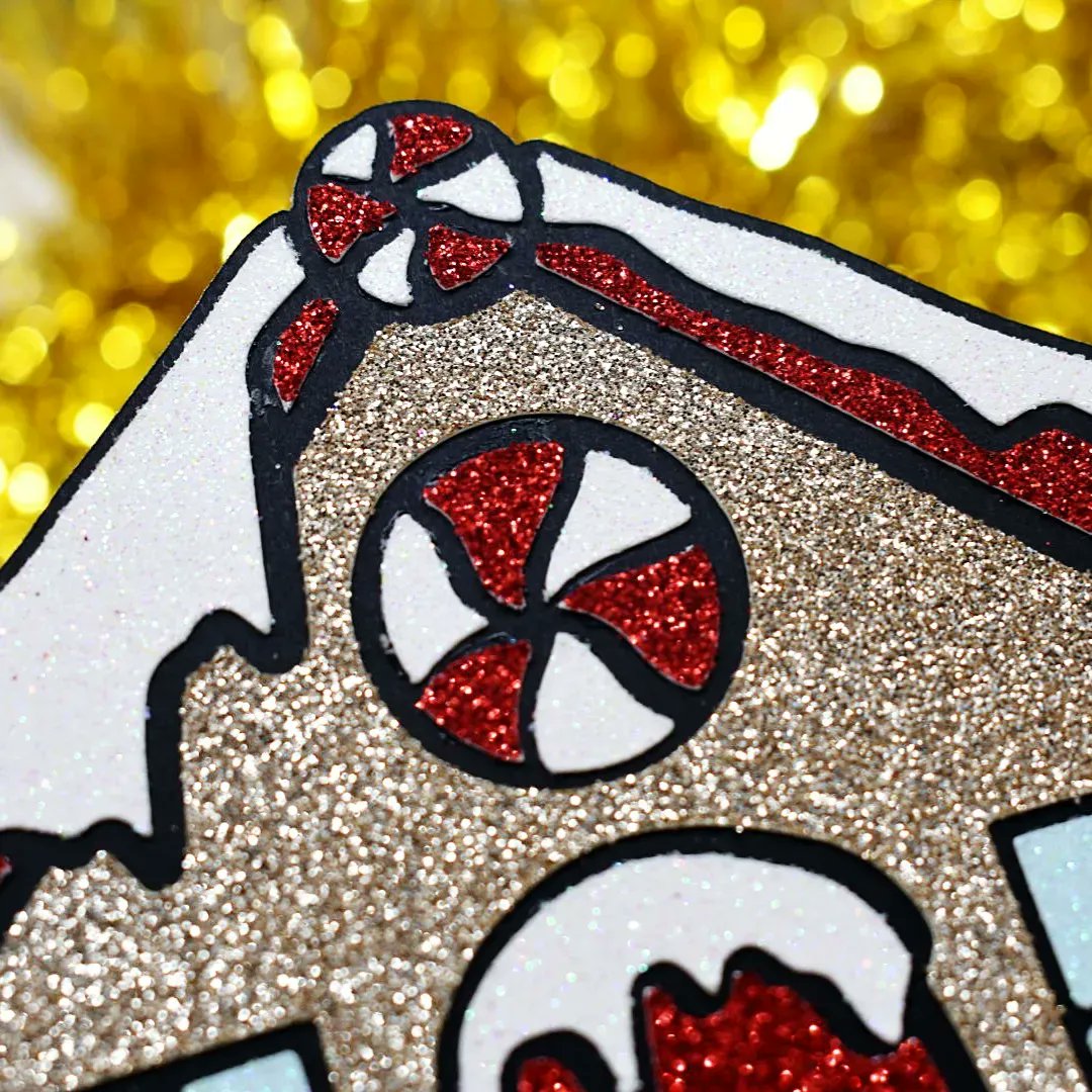 cavortii_craft's tweet photo. I always seem to be covered in glitter... it's probably because of toppers like this 😂 #cavortiicraft #caketopper #cakemaking #cakedecorating #topper #cardtopper #customcaketopper #cake #christmas #xmas #xmastime #christmastime #elfontheshelf #santa #HandmadeHour @HandmadeHour https://t.co/aQwcjzgtne