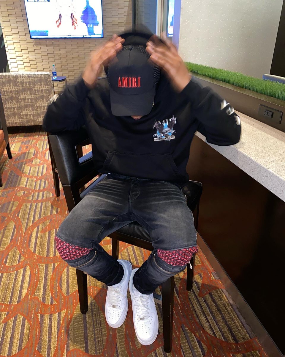 blitz_mel's tweet photo. I’M REALLY A BOSS BUT I CAN’T TAKE A LOSS👿❌I GOTTA ESTIMATE THE PRICE I DON’T KNOW WHAT IT COST😮‍💨💰 https://t.co/VAZAprpYEc