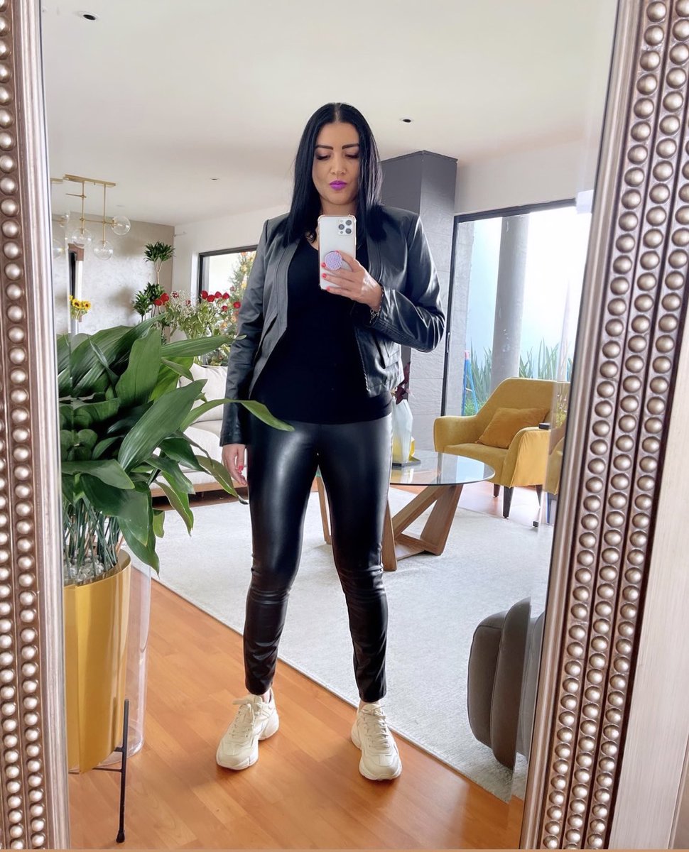 FerBetancourt9's tweet photo. Domingo 🖤 https://t.co/1K8Pj1MP7Y