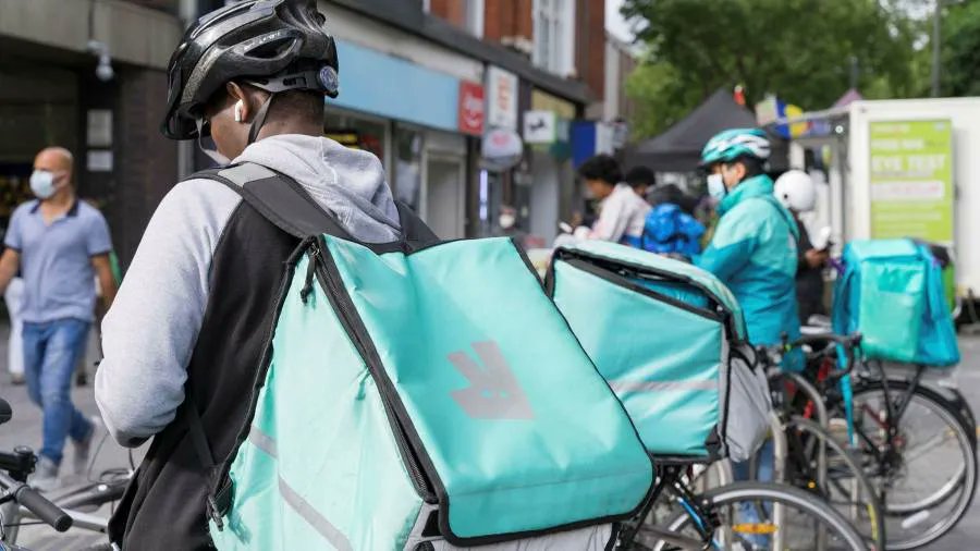 OpenAssembly1's tweet image. Almost 4.5m people regularly find work through online platforms in the UK, according to new research that found that the #gigeconomy workforce has grown in the last five years. #transformationofwork #openassembly #opentalent   #futureofwork #freelance buff.ly/3p17O60