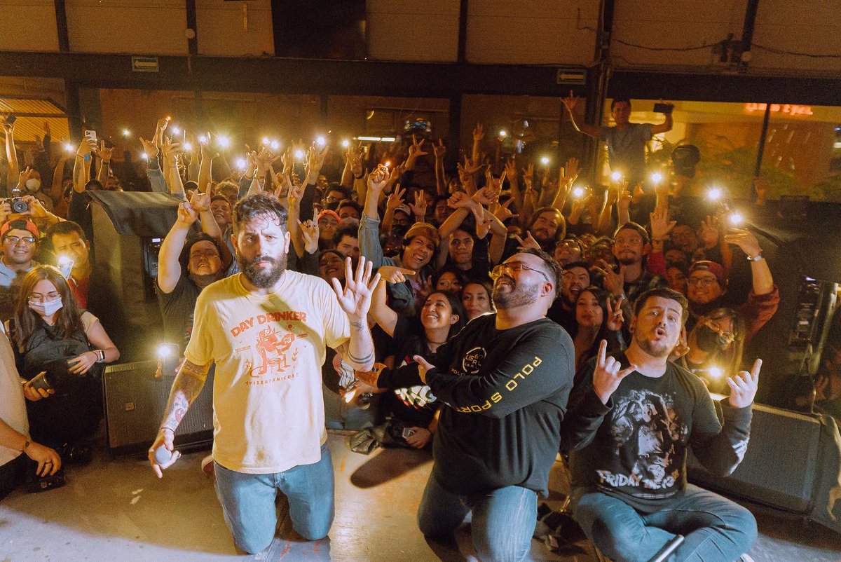 LngSHT's tweet photo. No les voy a mentir. La vara quedó demasiado alta después del show de anoche. Sin romperle el corazón a nadie creo que ha sido nuestro favorito del año. Gracias Querétaro. Gracias @moyo_jph . Gracias a todos nuestros amigos y conocidos. 

Fotos por el orgullo local @soyeljulius https://t.co/l9kqvZYs6k