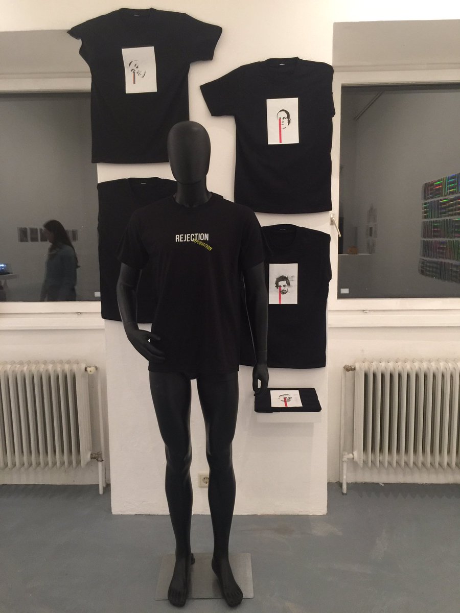 solveigfont1's tweet photo. Inauguración via zoom de la exposición OBSESIÓN en la Galería ENTRE en Vienna, Austria, celebrando el primer añito de 27N. Gracias a todos los artistas y amigos que de muuuuuuchas maneras ayudaron, contribuyeron, estuvieron!! ♥️♥️♥️ https://t.co/9L6VszM0Df