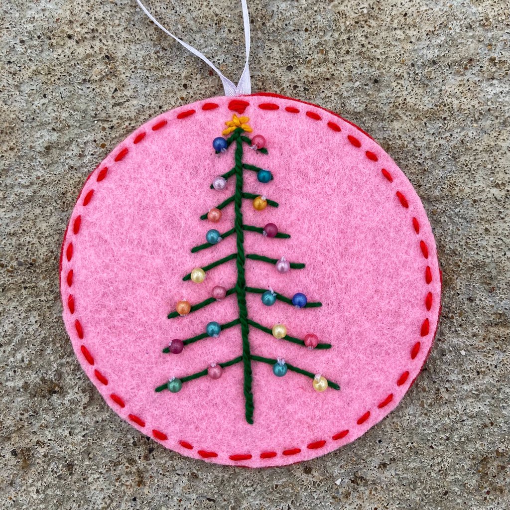 ImperfectionsN's tweet photo. "I am longing to be with you, and by the sea." (Bram Stoker)

Hidden at @txstateaquarium 

#embroidery #craftinpublic https://t.co/LKHa4rBklG