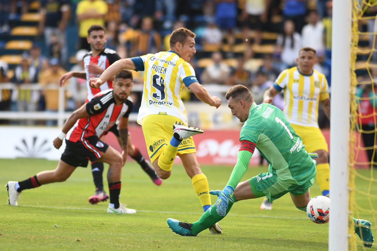 RosarioCentral's tweet photo. 🇺🇦🤩9️⃣8️⃣ ¡ESTÁS DEMENTE GOLEADOR! https://t.co/LdQazDfvJX