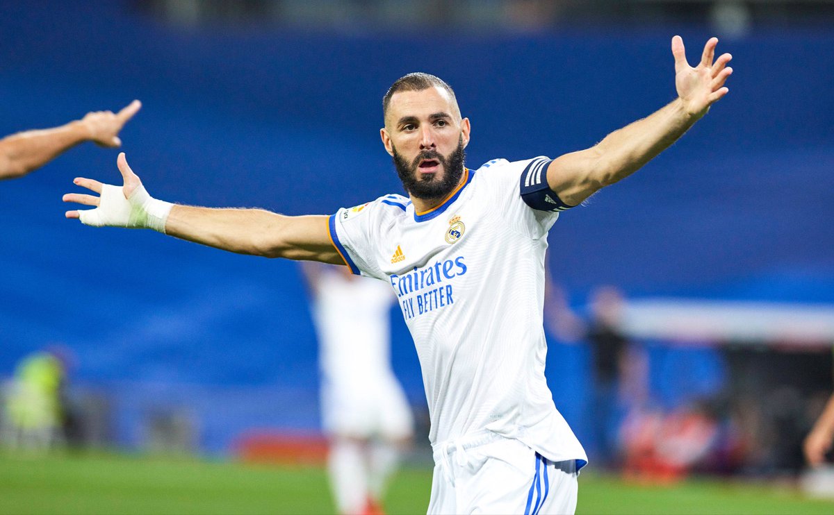 ActuFoot_'s tweet photo. 🔴 RECORD ! Karim Benzema dépasse Thierry Henry et devient le meilleur buteur français de l’Histoire avec un seul club (361 buts) ! 🚀🇫🇷 https://t.co/l7TCdO2EYv