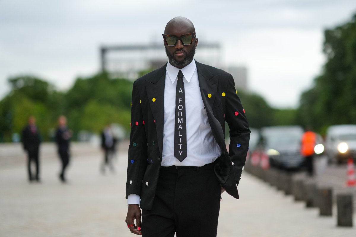 RevistaCromos's tweet photo. #LutoenlaModa En un comunicado publicado este domingo, @LouisVuitton informó que el diseñador #VirgilAbloh murió después de haber “luchado en privado” contra un cáncer durante años. Abloh fue el director creativo de la colección para hombres de la firma francesa. https://t.co/UtYcgAWN3F