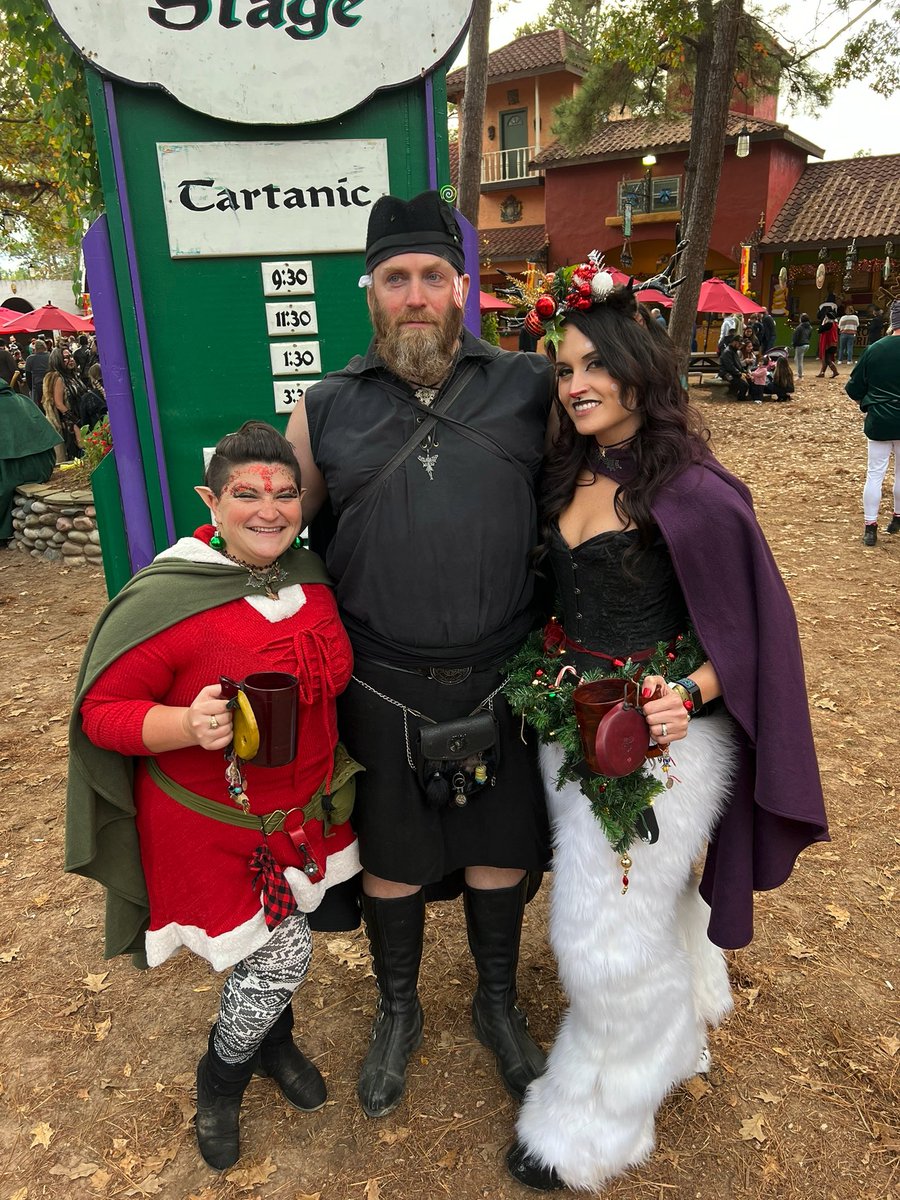 Awesome weekend 💕 #celticchristmas #texrenfest