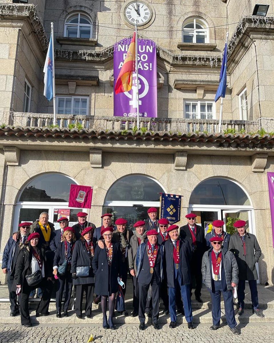Ayer, sábado 27, se celebró el XXVIII Gran Capítulo de Centolo Larpeiro D’Ogrove al que asistieron 25 integrantes de la Cofradía de la Anchoa de Cantabria. #CantabriaInfinita #CofradíaDeLaAnchoa #cantabriamasxdescubrir