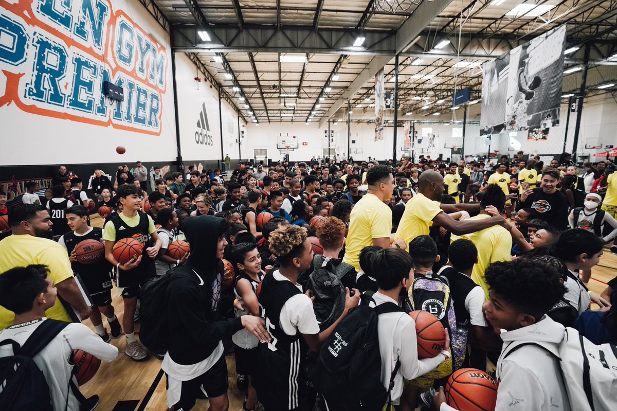 EBC_Camps's tweet photo. What a weekend. SO much more content to come in the next few weeks. #EBCSoCalπ΄ THANK YOU to everyone that came by. Be sure to check out your Stats and Awards from Camp at https://t.co/42Y0rZipqP π @OpenGymPremier @Grassroots365 @Ballislife @Compton_Magic https://t.co/AZKCnAlwv0