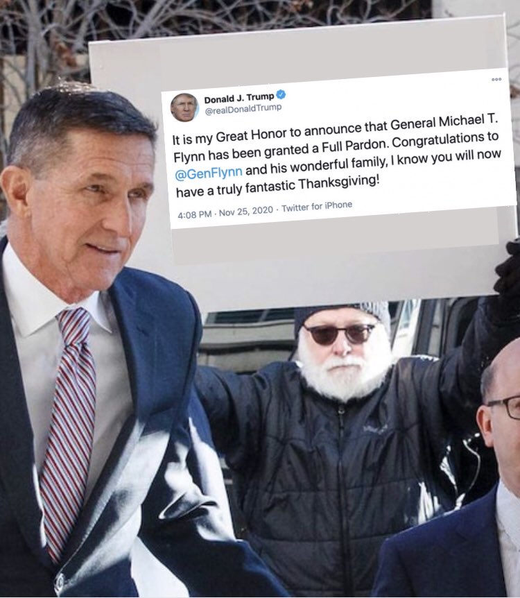 BigRedWaveNow2's tweet photo. #TurkeyPardon @GenFlynn! #ThatWasLastYear #Hohoho #SantaThug #PresidentT @realDonaldTrump @DanScavino @DonaldJTrumpJr @EricTrump #OneYearDelta #SantaKnew #MrsCKnew https://t.co/v7Z8GnV9uq