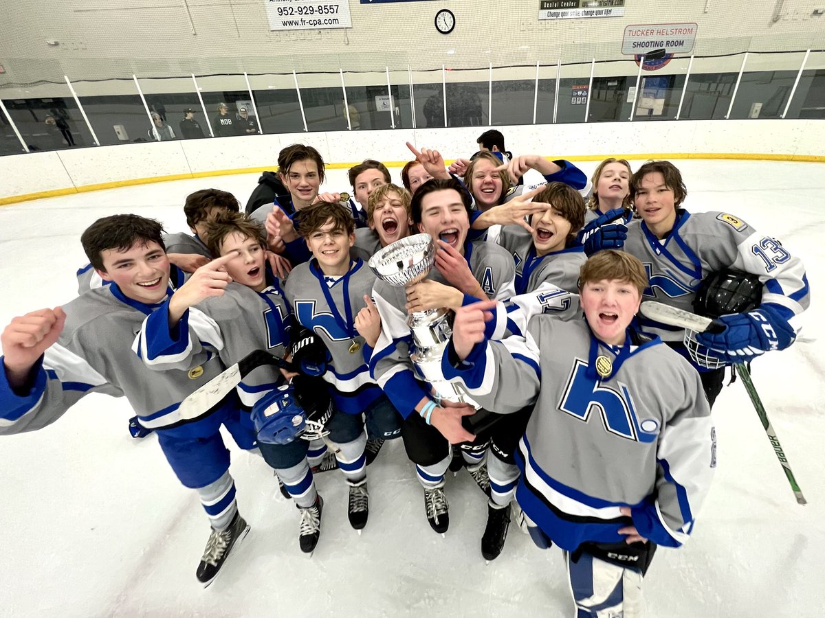 Bantam B2 champs in annual Thanksgiving Tournament!!!