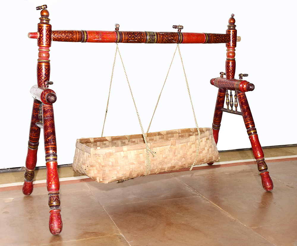 igrms's tweet photo. Exhibit of the week- 79
(29th November to 05th December 2021)
Website link - https://t.co/EAyedErUYW
Ghodia is a wooden cradle with intricate designs, imprinted in bright lacquer painting.
#woodencradle #lacquerpainting #sutar #vadodara #gujarat #igrms #museumfromhome https://t.co/j3raFH4PqZ