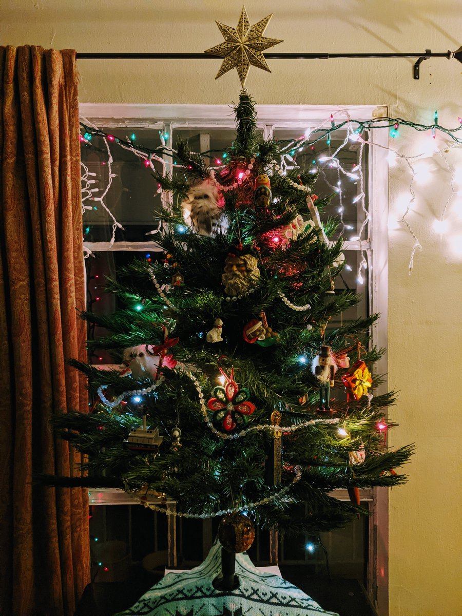 bargainac's tweet photo. today @skeletonknaebel and I decorated for christmas and watched the traditional holiday programming https://t.co/NDNWvRHiCv