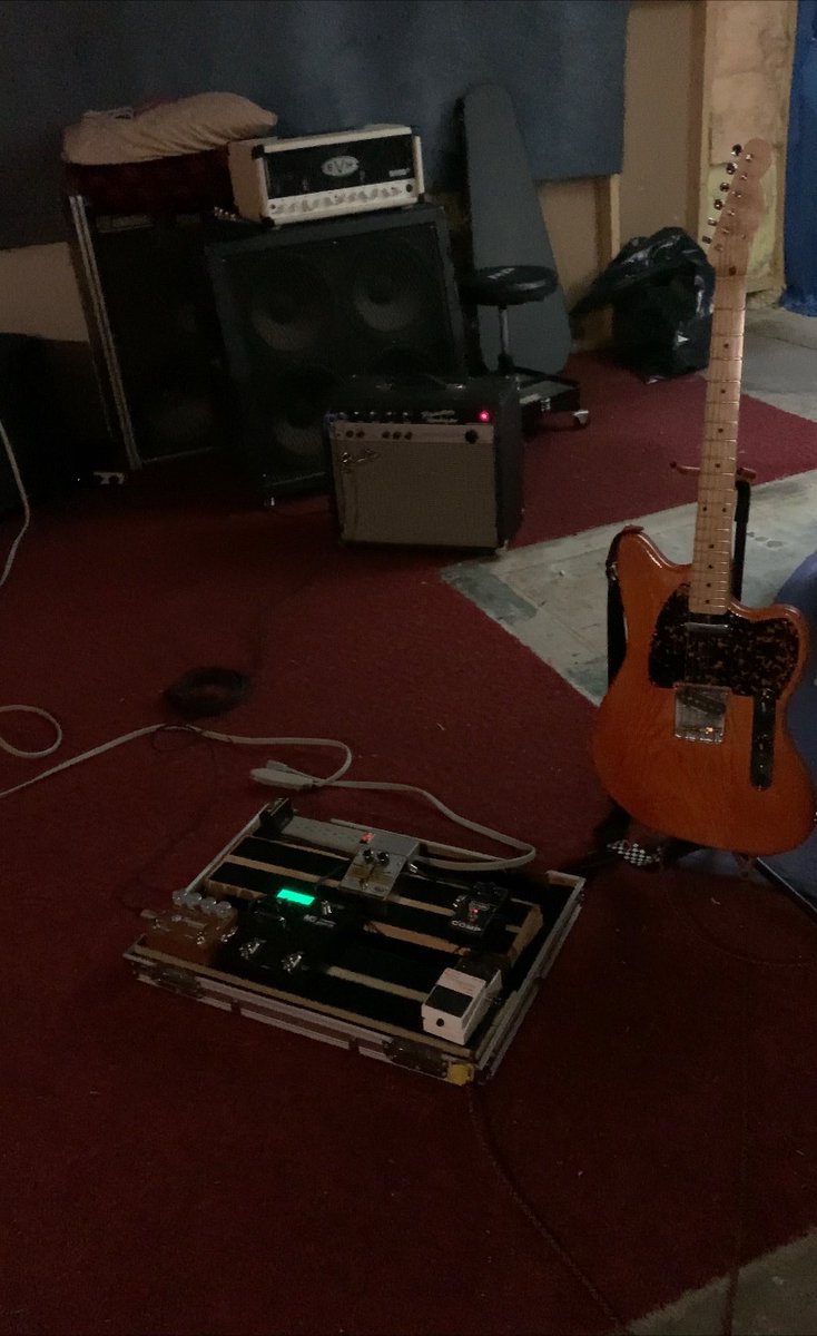 heartbreakstrgr's tweet photo. current guitar setup https://t.co/hAjnWvd6it
