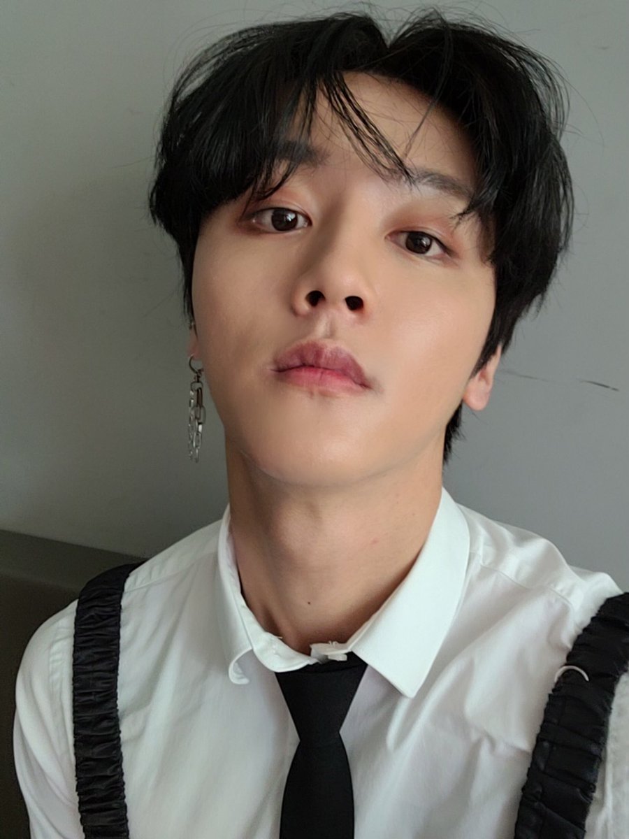hourly youngbin 🍀 tweet media
