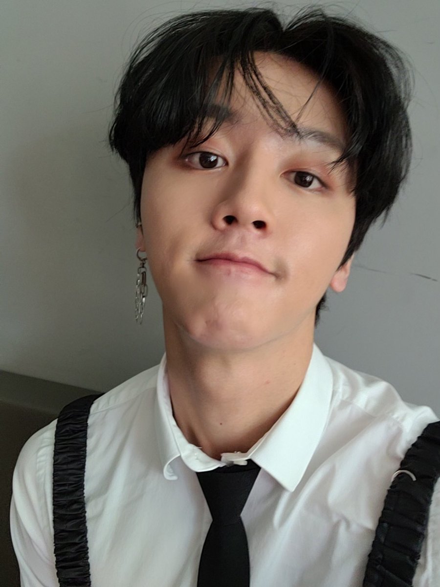 hourly youngbin 🍀 tweet media