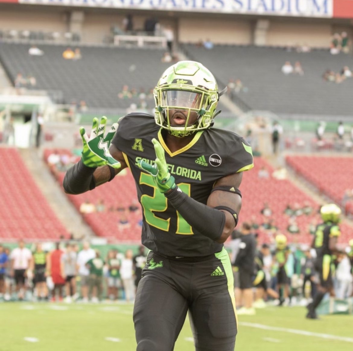 Blessed to receive an offer from the University of South Florida #Polkway2Tampabay🤘🏾💚 <a href="/CoachBahler/">Coach Will Bahler</a> <a href="/yo_coach_sass/">K. Sasser</a> <a href="/its_coach_sass/">The Younger Other Coach Sass</a> <a href="/Rivals/">Rivals</a> <a href="/247Sports/">247Sports</a>