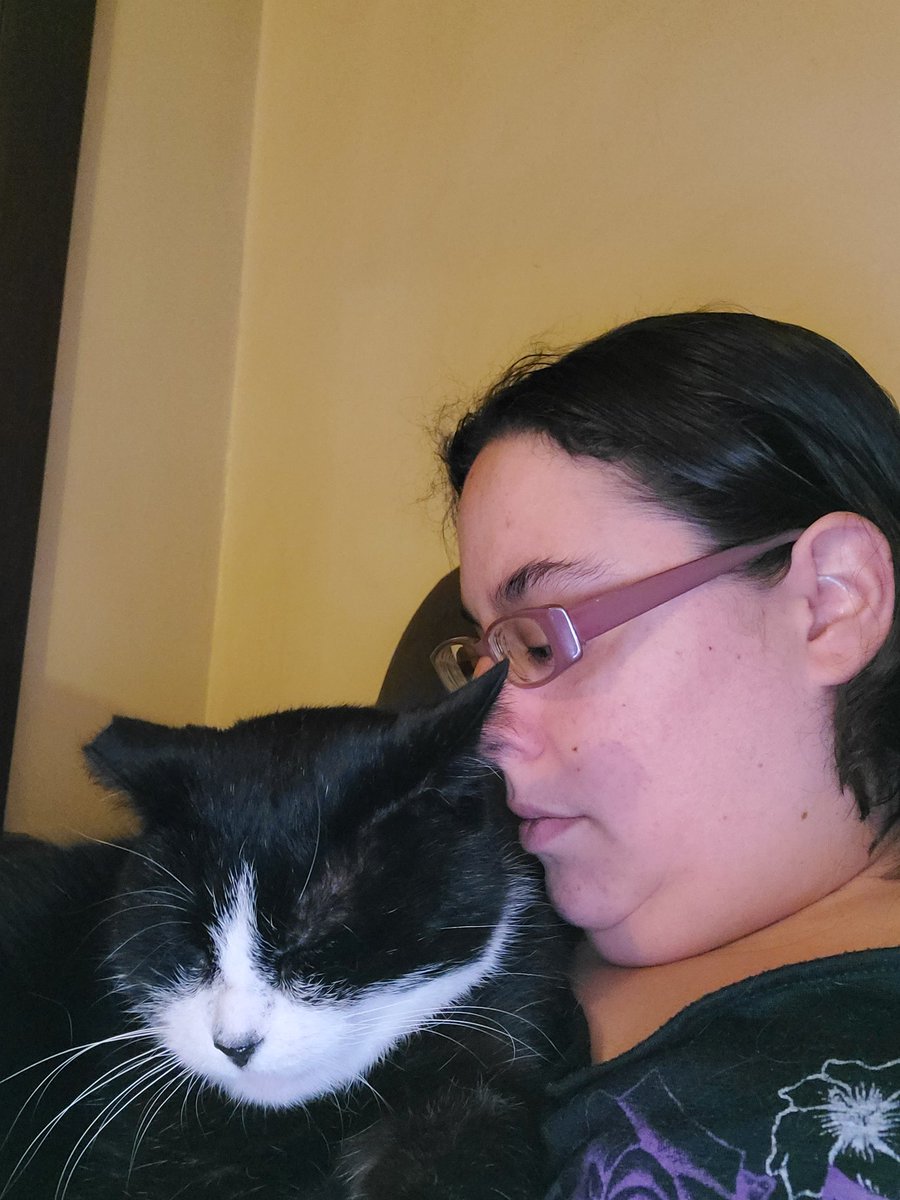 CaiteeBug tweet media