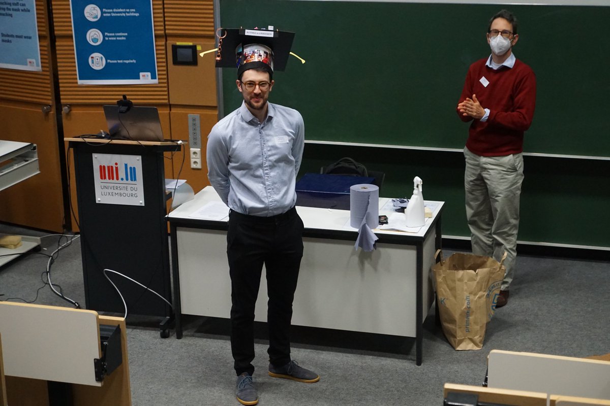 SPM_unilu's tweet photo. This Friday, Thibaut, our first group member (who joined in 2017 when the group was formed) successfully defended his PhD thesis !

Congratulations to Dr. Gallet and thanks to the PhD jury: Phillip Dale, Philip Schulz (@HybridInterface), Mael Guennou and Thomas Unold (@LabUnold) https://t.co/c5q6RrU1uR