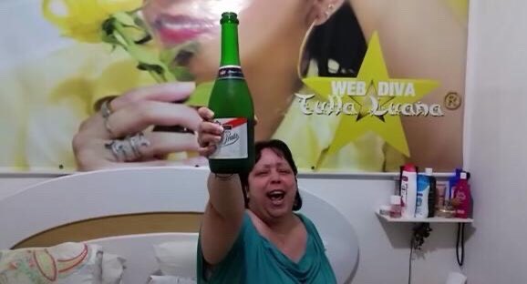 Goiasmeutime1's tweet photo. O GOIÁS TA SÉRIE A CARALHO,  E EU BÊBADO PORRA https://t.co/uFp3glBEV5