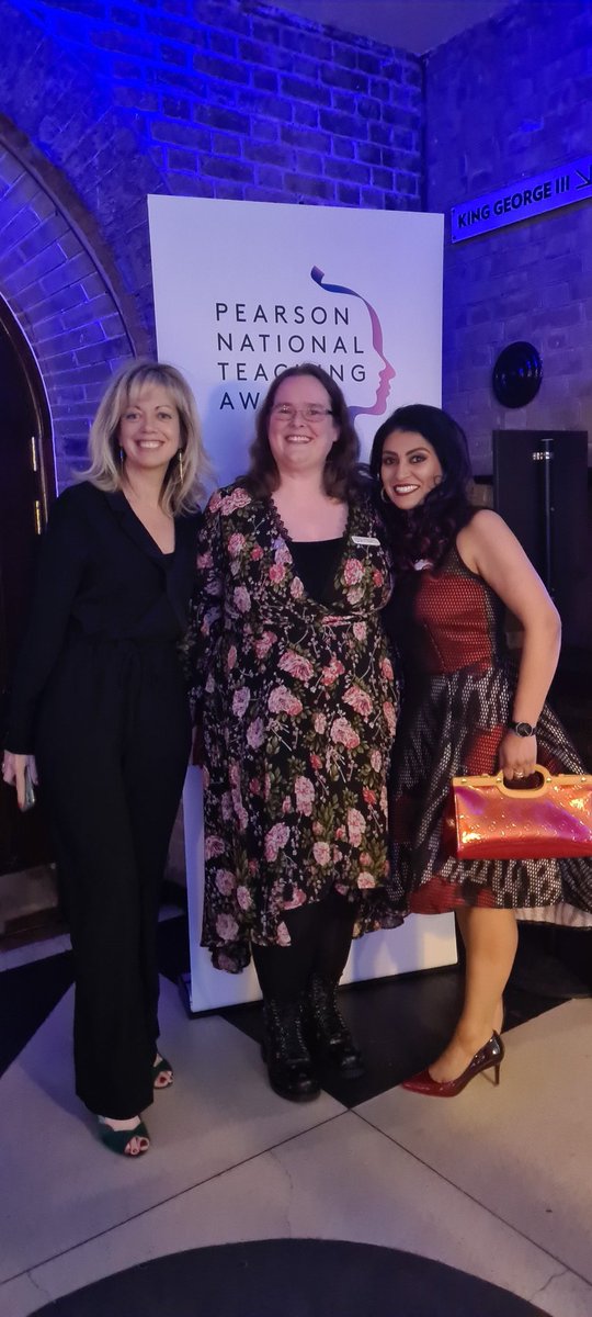 Vas69ers's tweet photo. It's been a beautiful evening with love in the air, blessed to be part of it.... with @jashu_vekaria @jodielopez @TeachingAwards #teaching https://t.co/mh09QnxbV9