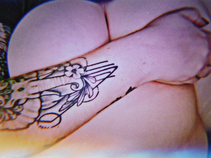 Get 50% off my Fansly, both regular subscription and VIP, as well as my onlyfans. Make sure to claim