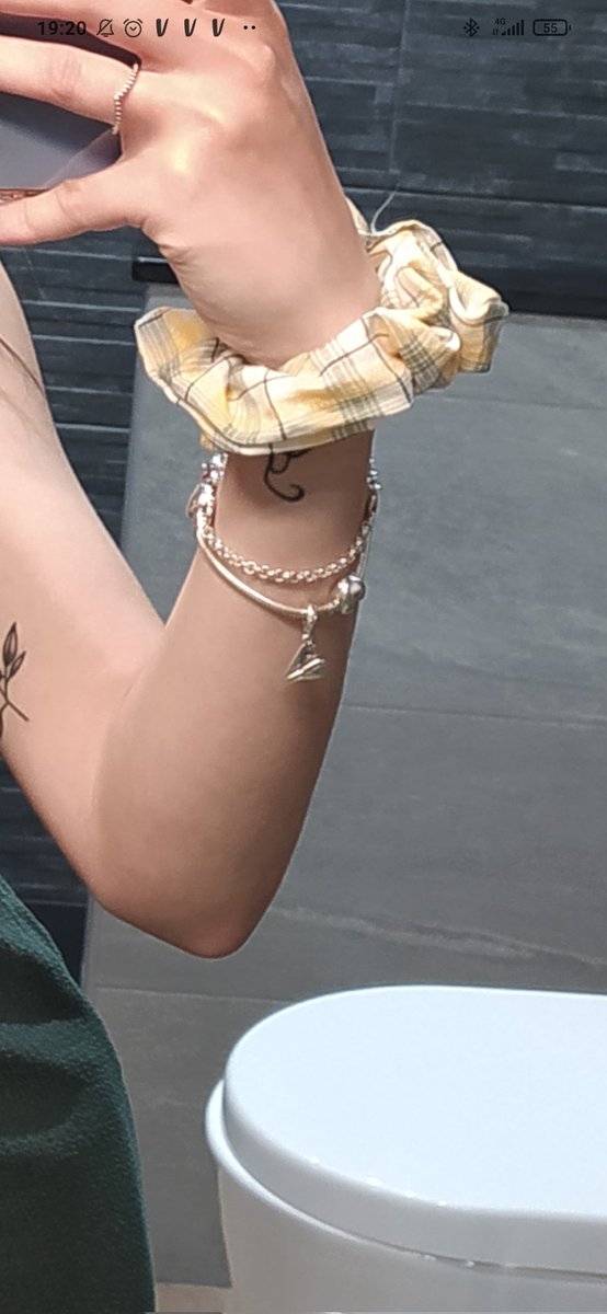ydfedez's tweet photo. ⚠️ GENTE de POLA DE LENA y CIAÑO⚠️
POR FAVOR, perdí una pulsera Pandora. Tiene un valor sentimental incalculable. La pulsera tenía un avión de papel, un corazón y un Stitch (adjunto fotos) 
Pago dinero si hace falta, dadmela a mí, en vez de venderla o cualquier cosa, por favor.🙏🏻 https://t.co/9kmUi9IdqX