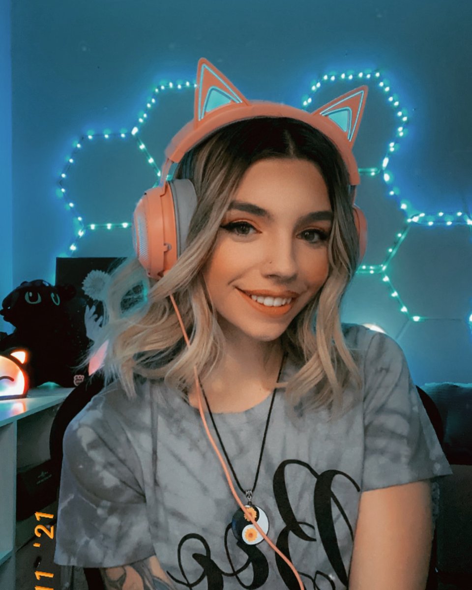 BunsHalo's tweet photo. First time playing #ResidentEvil let’s see how I do! 🤞🏻🤞🏻😊😊

https://t.co/xvGiQhn2d3

 #live #pcgamer #gamingcommunity #twitchstream #twitchgamer  #streamers #deadbydaylight https://t.co/qObglqAyKk