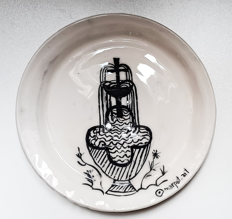 marpotart's tweet photo. Handmade ceramic plate,with design of Life Giving Source which a symbol for Virgin Mary https://t.co/MaSRx3AgRa