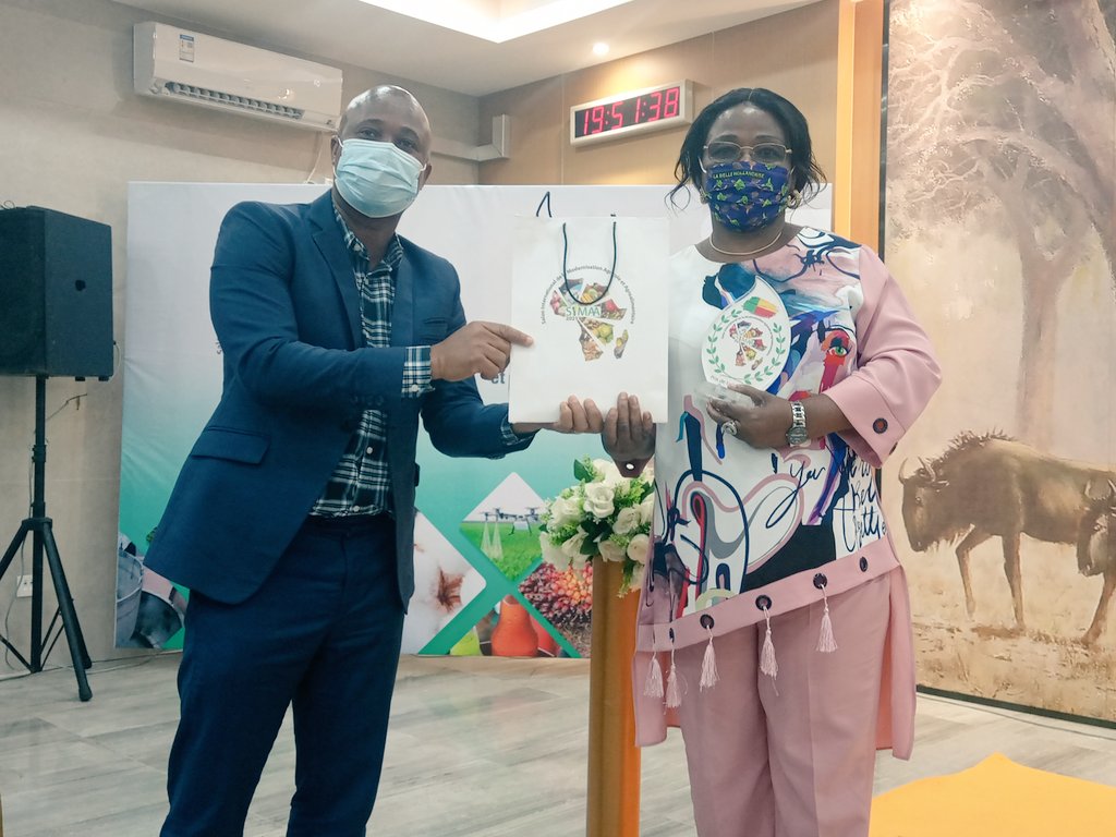 gouvbenin's tweet photo. Quelques images des distinctions honorifiques et remise des trophées #SIMAA aux acteurs du monde agricole. #Wasexo #Gouvbenin #AgricultureBenin #PAGBenin https://t.co/9jp7n7u1hT