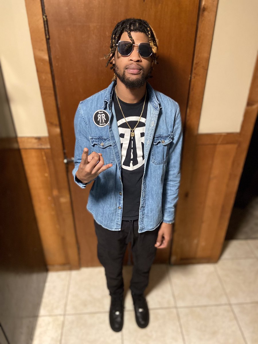youngking2016's tweet photo. @RoadRunnerGear1” I stayed down and had patience I was hopeless “⚫️ https://t.co/xO3CTcHF9n
