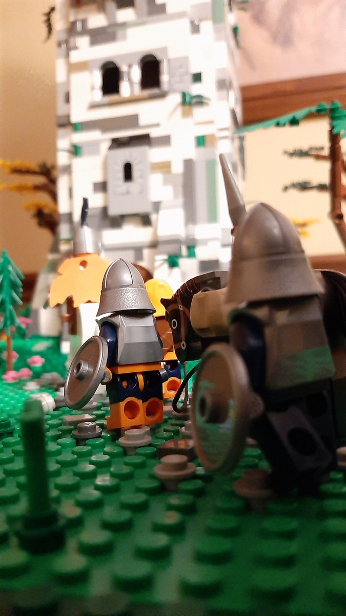 TheSmoofers's tweet photo. Sneak peak of my latest Lego Castle build. 
#lego #legomoc #legophotography #legocastle https://t.co/ilp09p6B4N