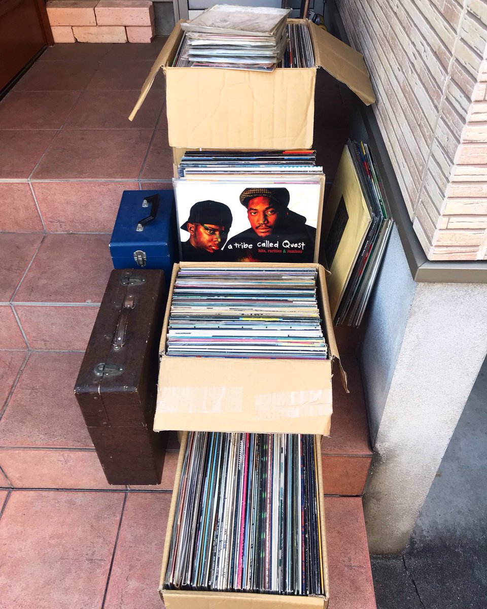 TurntableTokyo's tweet photo. #worksohard 
#vinylrecords #7inchsingle #dig #vintagerecord #usedrecord #score #digging #recordstore #recordshop #turntabletokyo #recordadventure #vinylculture #maintain #motivation #hardwork #wintervibes #中古レコード #レコード店 #レコード屋 #レコードショップ #atribecalledquest https://t.co/XLEJkWPQKu
