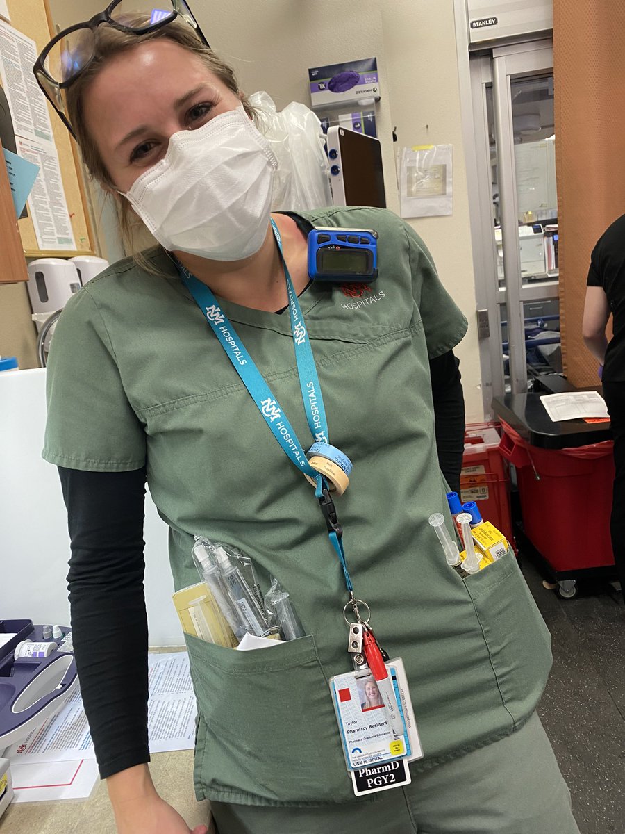 What is our very prepared PGY2 in Emergency Medicine thankful for? Scrub pockets. @taylorpatek @UNMPharmResi @accpemedprn #twitterrx @ASHP_EMPharm