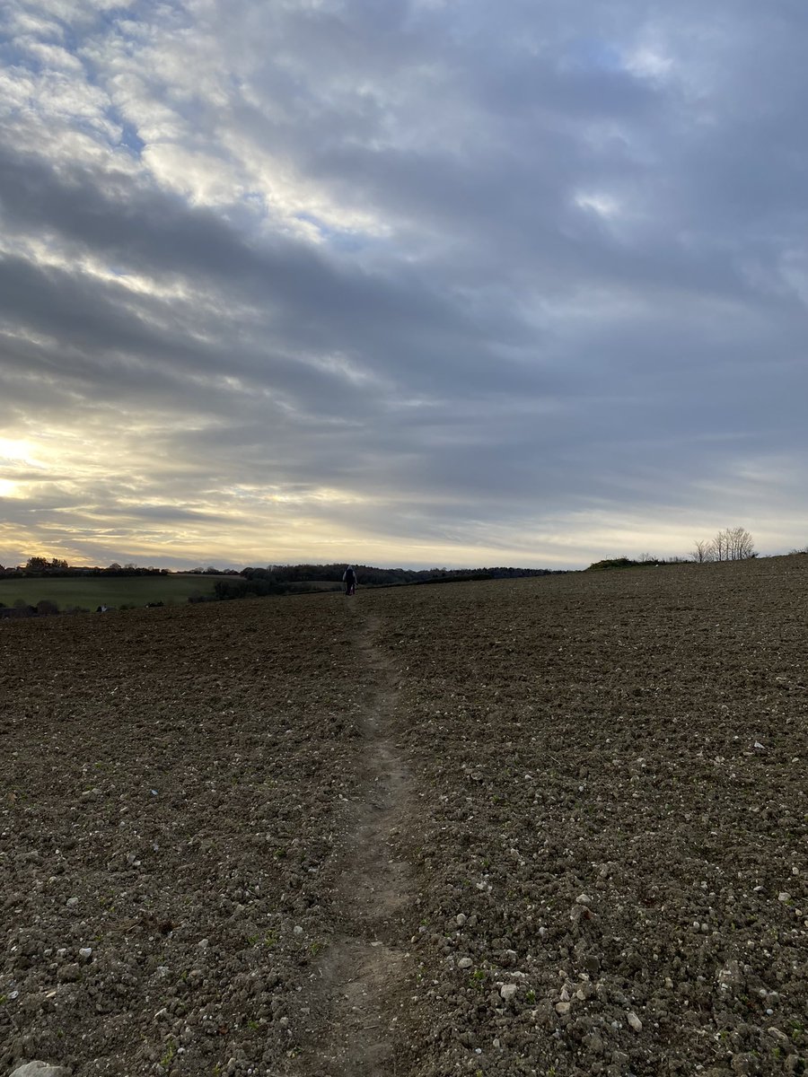 PhipsyJJ's tweet photo. Blustery walk. Beautiful as always. https://t.co/JbKZwM8dIz