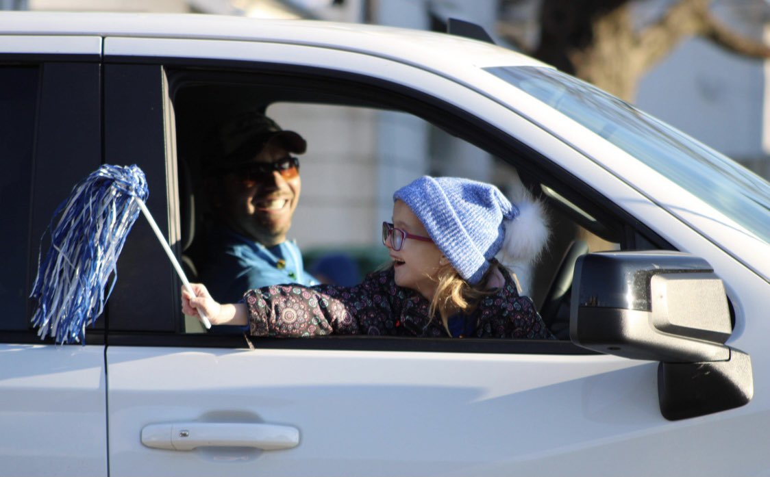 MrzAndersonWCH's tweet image. These smiles sure warmed my heart on this blustery, cold, day in Fayette County💙🦁 
#OthersFirst
