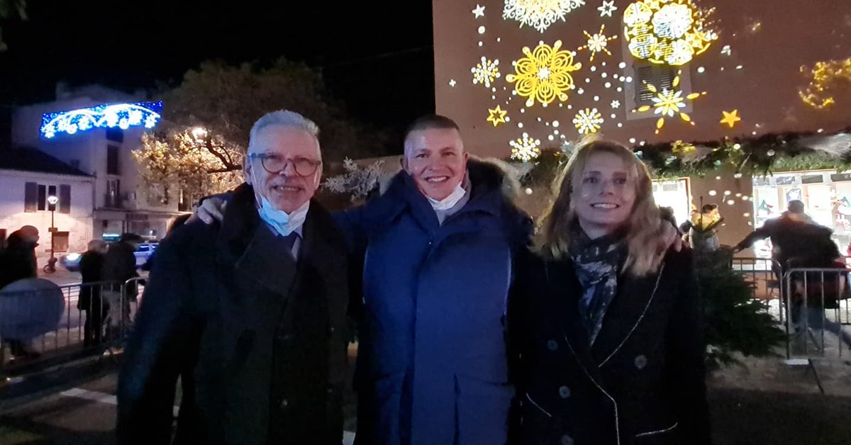 CFeretti's tweet image. Wahouuuuuuu 😍💕
Inauguration des 20ans des Hivernales de la @lagarde83130  ! 
C’est parti 🎄✨ 🎅 
Toujours un plaisir d&apos;être au côté de mon ami #JeanLouisMasson Maire de la ville et de son Conseil Municipal .
Venez en profiter ! 

#hivernales2021 #édition2021 #villedelagarde