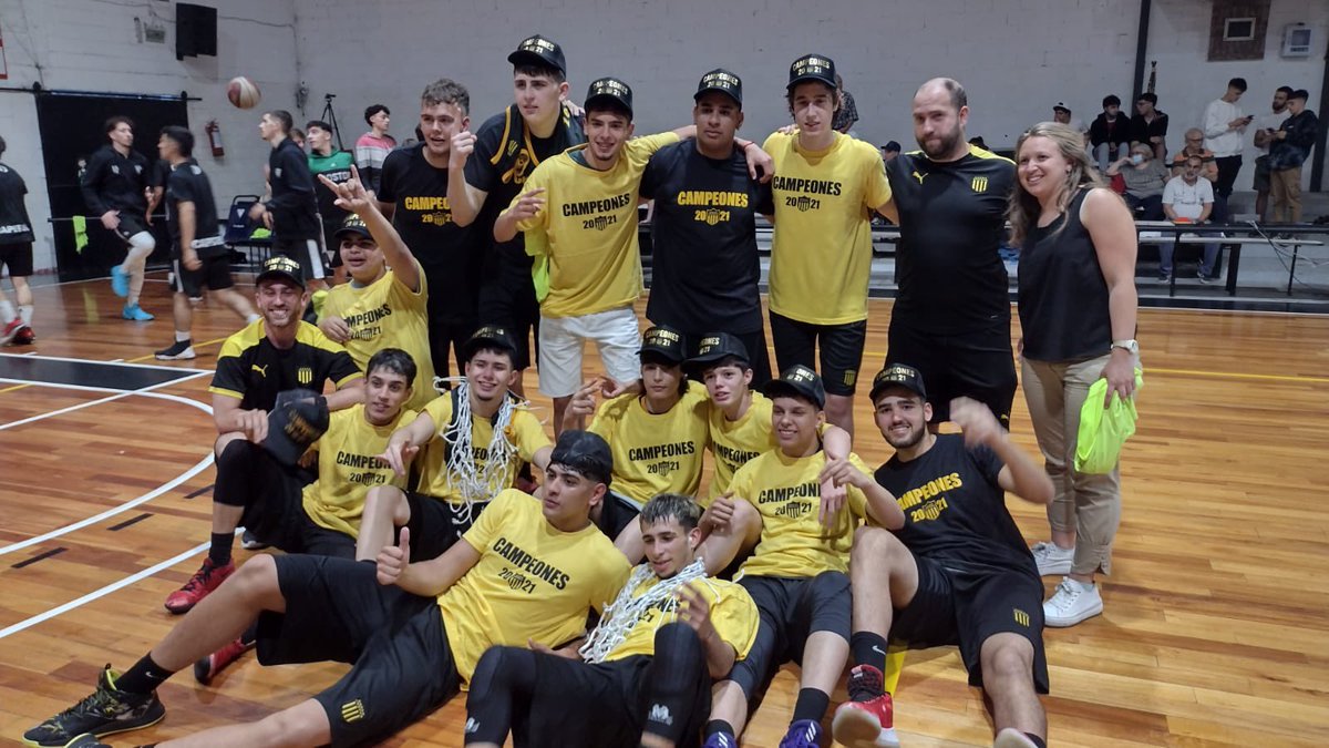 gustavaso1971's tweet photo. ☄️☄️ @BasketCAPuy #Formativas2021
Campeónes U17
Felicitaciones a los jugadores y CT por la humildad, el trabajo y el compañerismo demostrado en todo el año!
Vamos los pibes del club siempre! https://t.co/WeIfDZfFD6