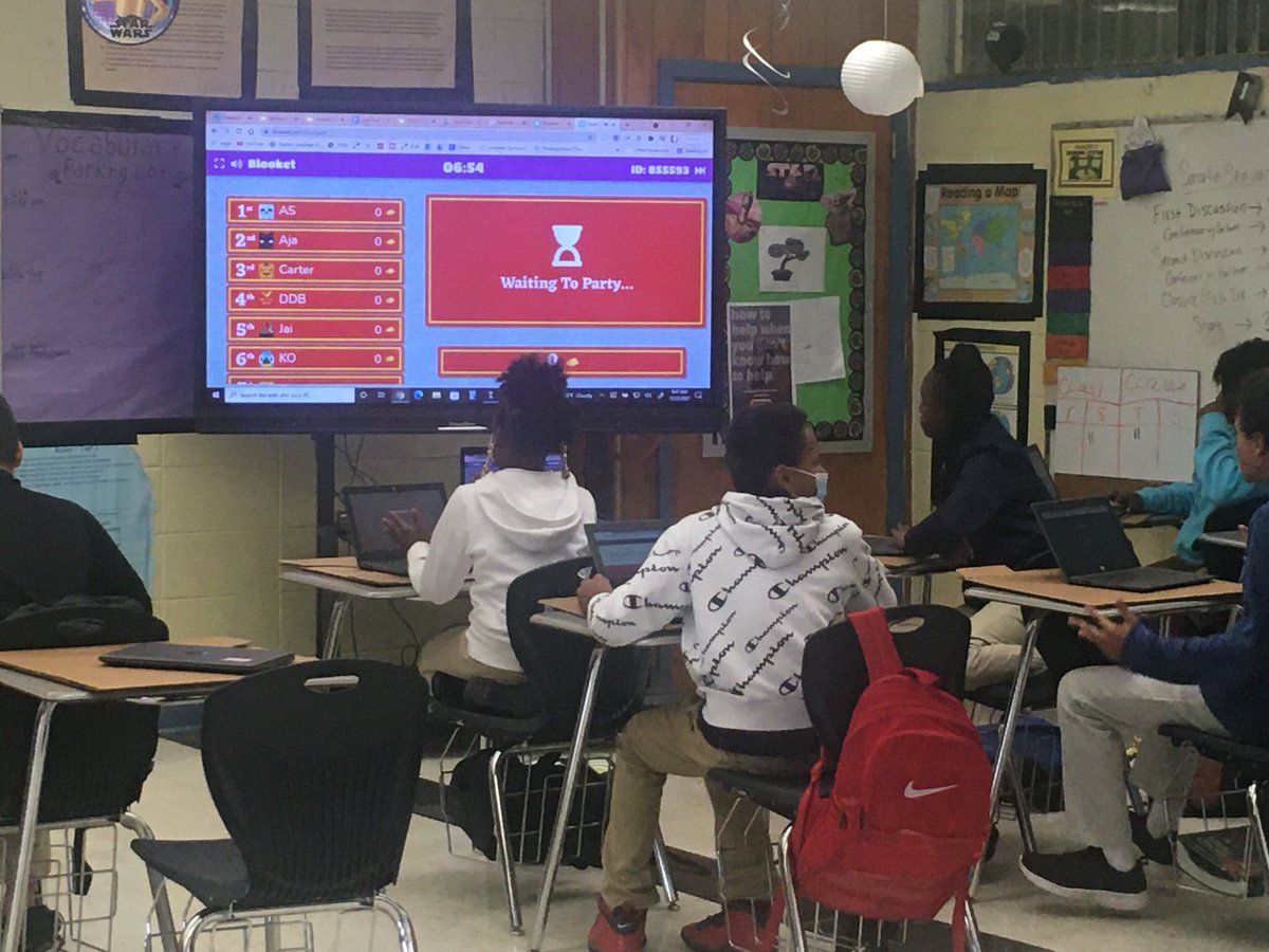 HebertSunshine's tweet photo. Blooket Reviews are a big hit with my social studies classes. #CMSrocks #TPSDpride https://t.co/sgeNw5pdVQ