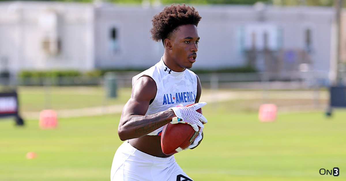 ChadSimmons_'s tweet photo. Leading up to his official visit to Mississippi State (Dec. 3), four-star DB Khamauri Rogers will host coaches from Miami and Mississippi State.
The Bulldogs are pushing hard for the Hurricane commit.
https://t.co/7f8rxVDeHC (On3+) https://t.co/gAXxBCyPN9