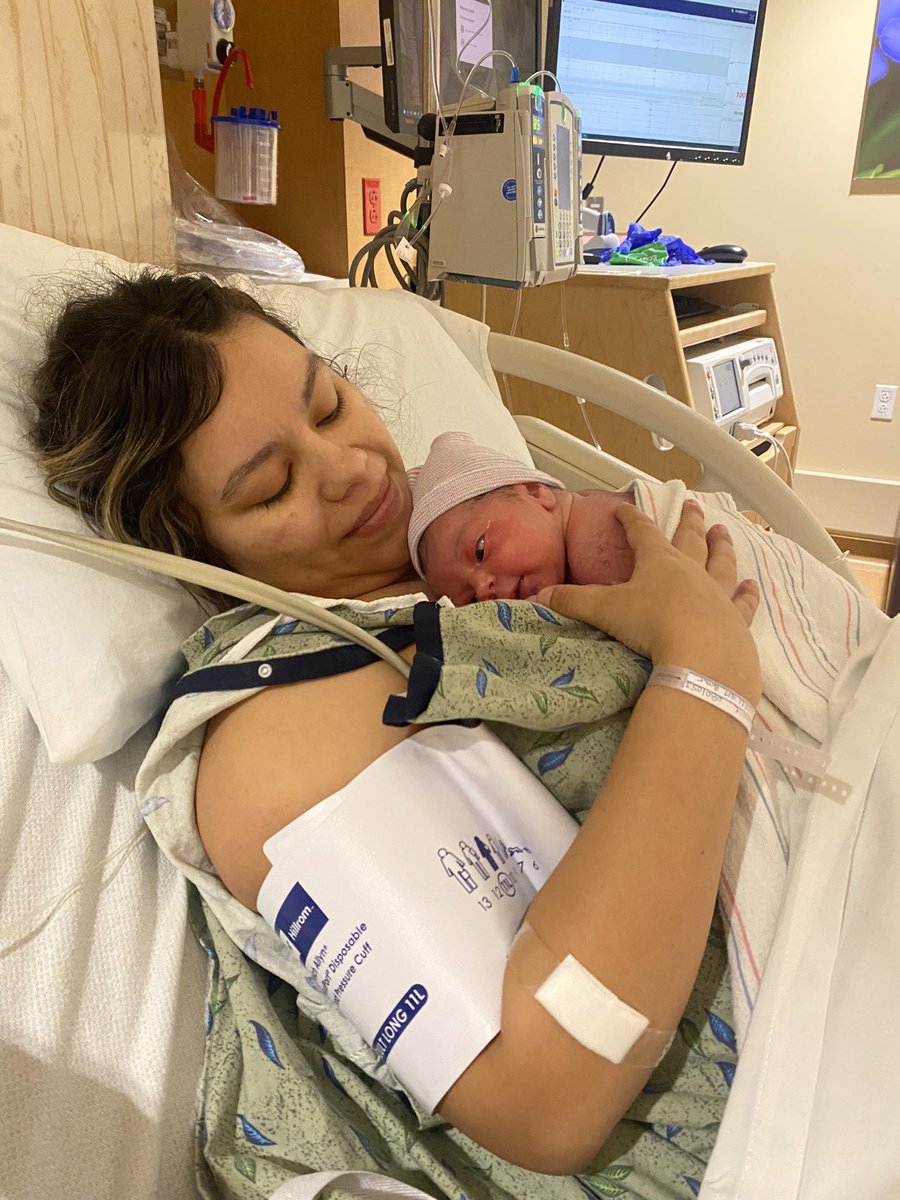 Danielle_9_'s tweet photo. After 3 long days of being in labor and 17 minutes pushing Xyella Isabella Martinez is finally here 🥰 Babygirl was born on November 27, 2021 at 12:17pm @Chivee15 https://t.co/V1UK4d04ny