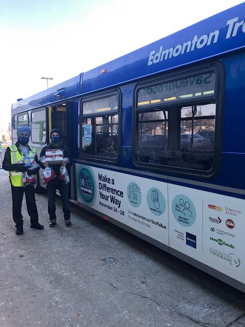 takeETSalert's tweet photo. As we start wrapping up #ETSStuffaBus, we want to pass along another round of thanks & gratitude to each person who provided a donation, as well as our hard working volunteers.
We truly appreciate your support of @yegfoodbank & of Edmontonians in need this holiday season https://t.co/Z9oxxwIaxp