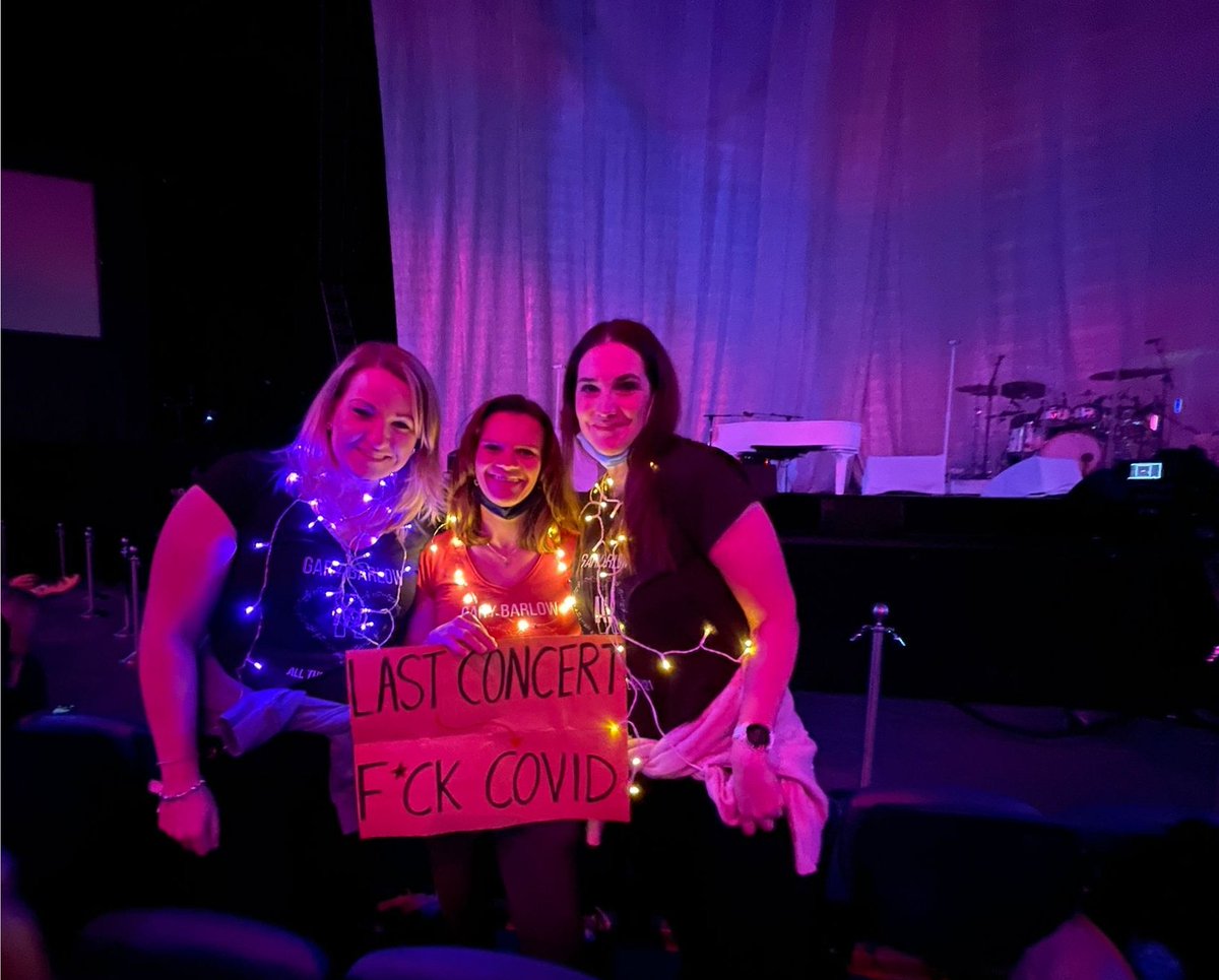Steffichen75's tweet photo. @GaryBarlow thank you so much for making these 2 concerts unforgettable for us! 'Cause of new COVID restrictions we are not able to come back in December! we wish everyone who can go the best time! 😘💗🙏 #gblive @Maras19TT @87_jen https://t.co/QOmQ77xsr4