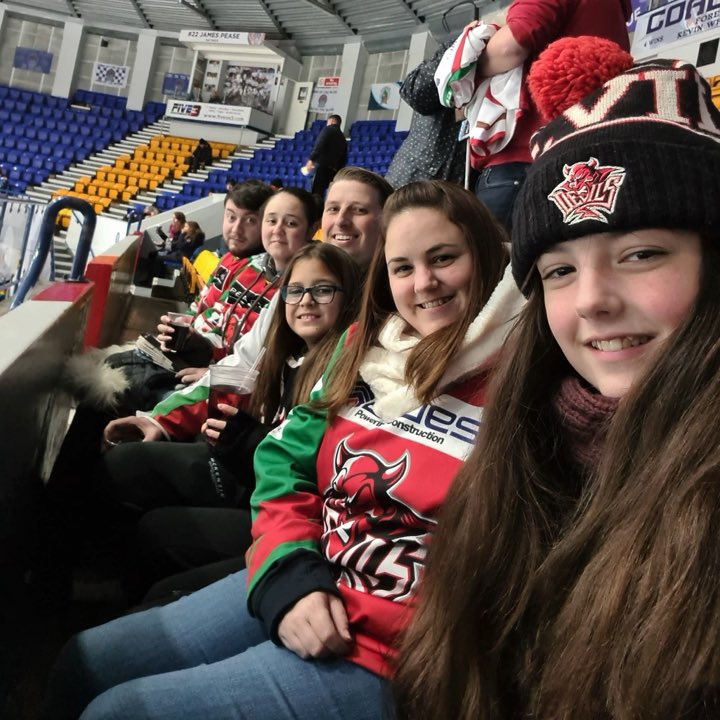 danielle180695's tweet photo. Home from our first @cardiffdevils away game in what feels like a lifetime! Nothing like a 4 point weekend, even if the sky dome was the coldest building I’ve ever been in!!❄️☃️ @MDouey @leewhitz @vicwhitt1 https://t.co/03GWkr1mQn