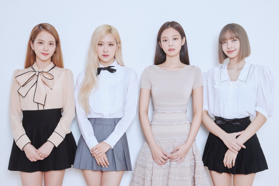soompi's tweet photo. #BLACKPINK Becomes 1st Artist In YouTube History To Surpass 70 Million Subscribers
https://t.co/8X12XBItmy https://t.co/5z1R7eUUYC