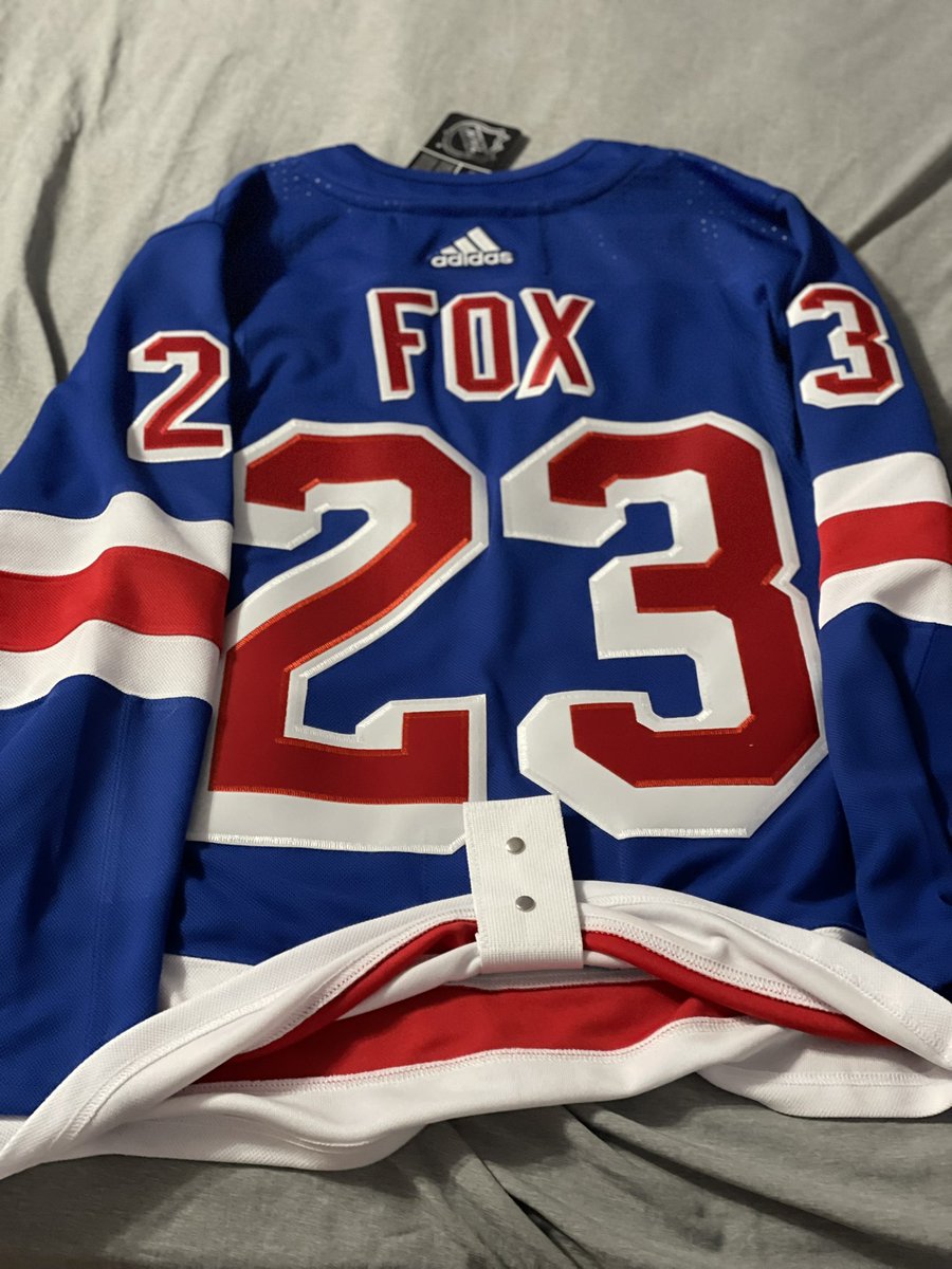 ninaxoxox97's tweet photo. A thing of beauty happened today NORRIS TROPHY THATS WHAT😍🥺😩 @foxyclean @NYRangers #AdidasJersey #LGR #AdamFox #LetsgetFoxy #23 #NHL #athingofbeauty https://t.co/DjRdwZZ2kF