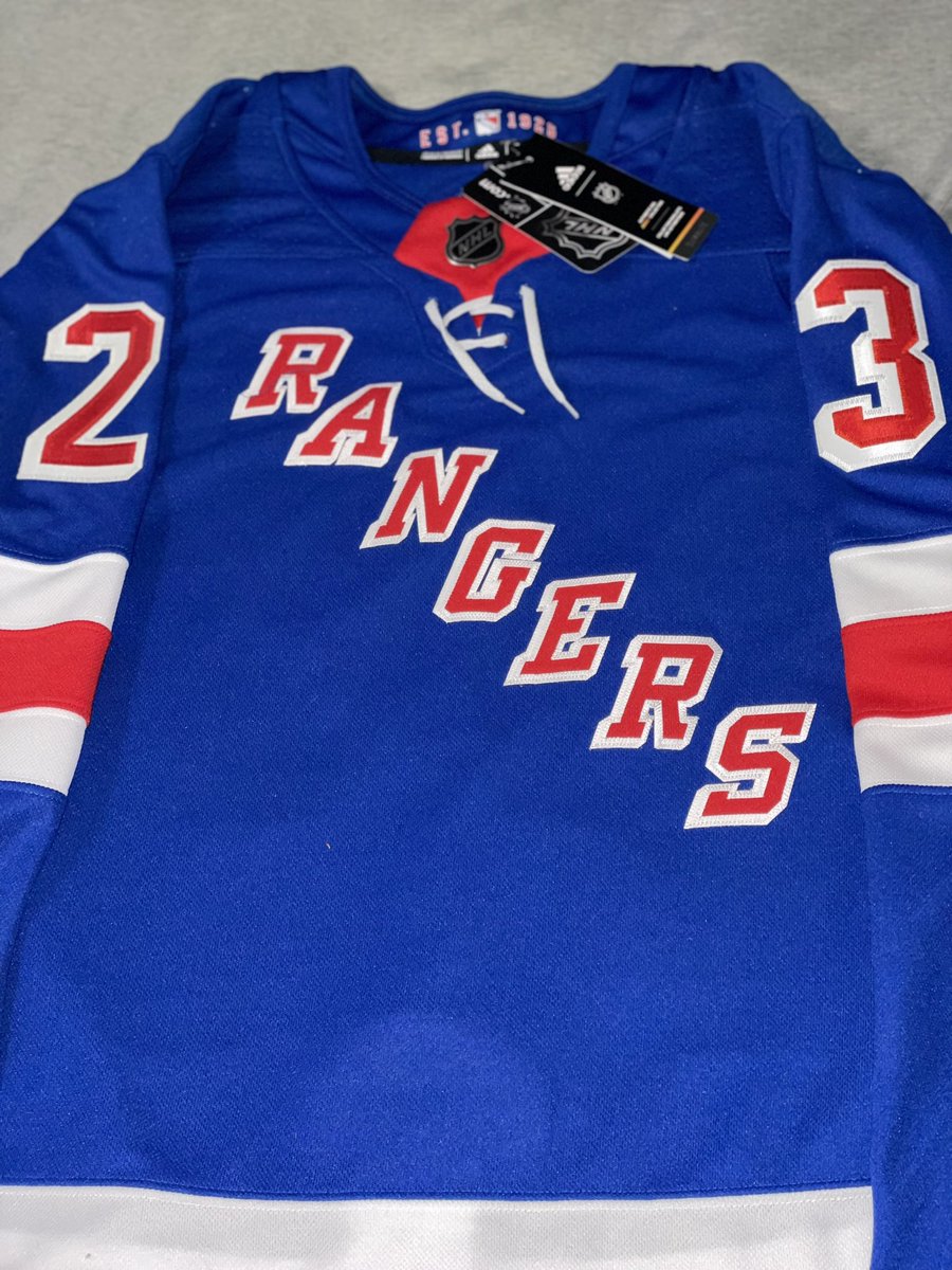 ninaxoxox97's tweet photo. A thing of beauty happened today NORRIS TROPHY THATS WHAT😍🥺😩 @foxyclean @NYRangers #AdidasJersey #LGR #AdamFox #LetsgetFoxy #23 #NHL #athingofbeauty https://t.co/DjRdwZZ2kF